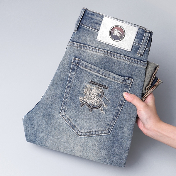 ブランドジーンズ背面デザイン